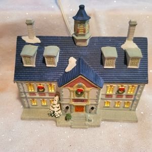 Dickensvale Lexmax lighted house 25054
